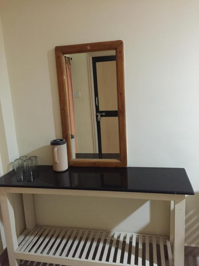 Hotel Suprabath Towers Tirupati Luaran gambar